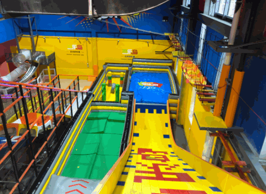 多乐岛蹦床公园